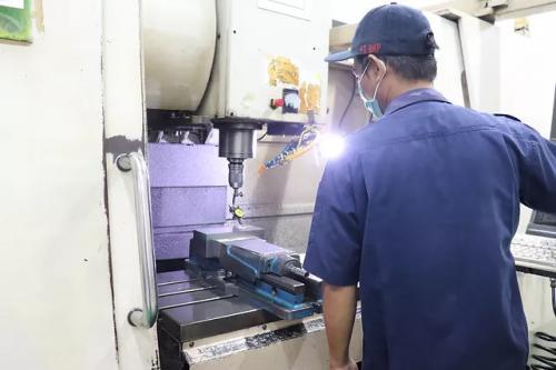 CNC-Machining-Process-2